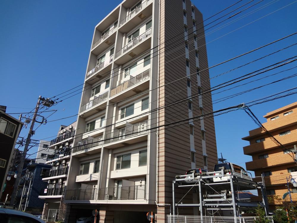 Local appearance photo. Local (11 May 2013) Shooting