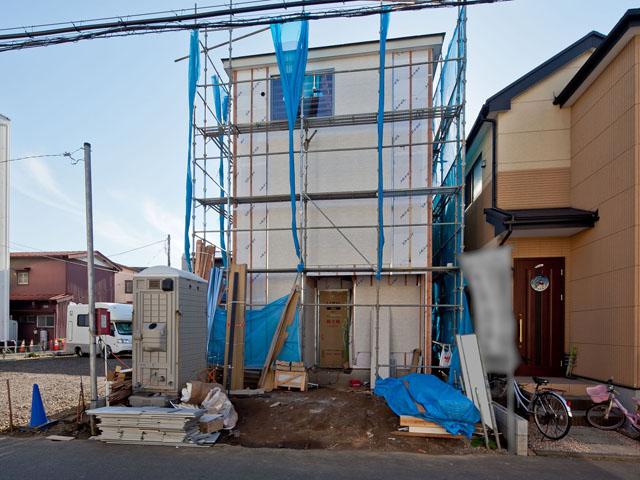 Local appearance photo. Local (12 May 2013) Shooting