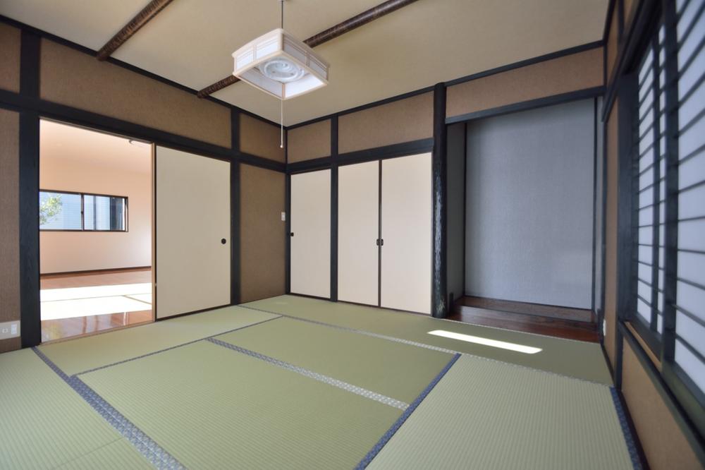 Non-living room. Texture, such as the Kyoto-style Japanese-style room is modern and nice. 
