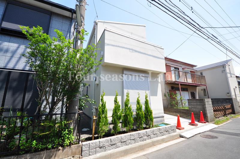 Local photos, including front road. Local (March 2013) Shooting