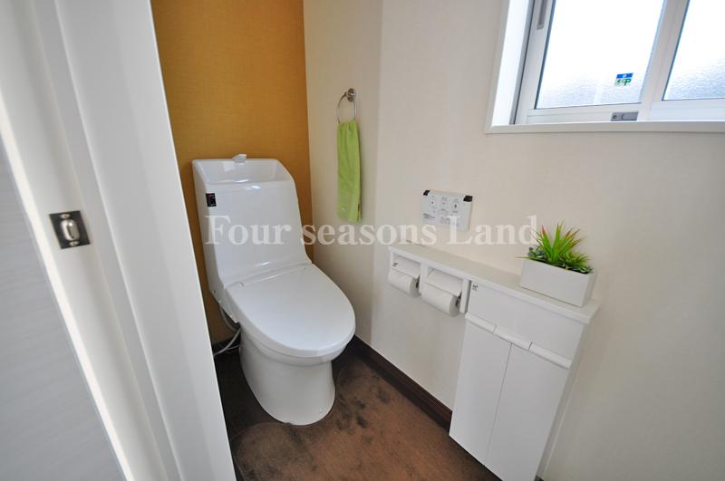 Toilet. Indoor (March 2013) Shooting