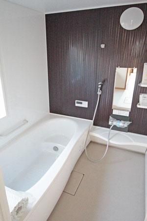 Bathroom. Local (11 May 2013) Shooting