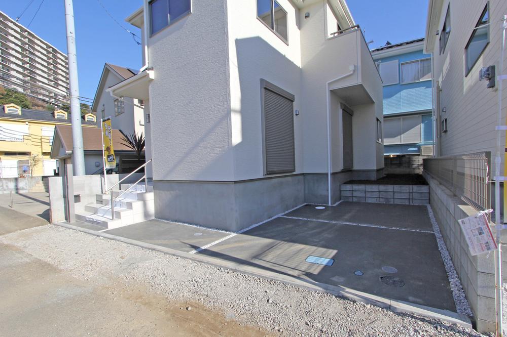 Parking lot. Local (12 May 2013) Shooting