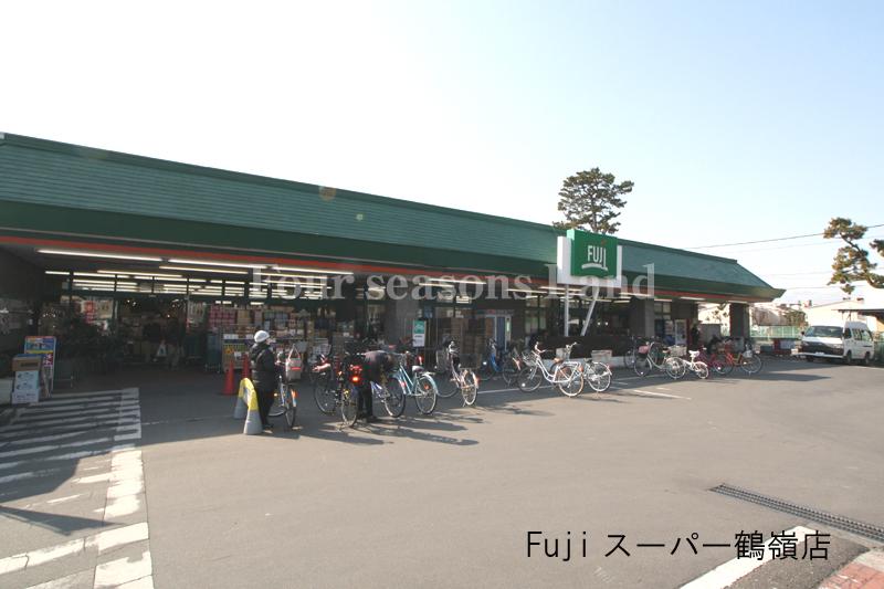 Supermarket. Fuji Tsurumine 1016m to shop
