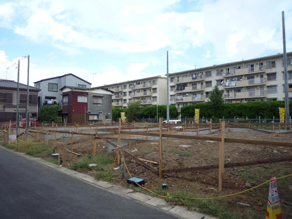 Local appearance photo. Local (September 2013) shooting ◎ Southern is a 5 minute walk to the beach ◎ is the strength of the high degree of Dairaito construction method house!