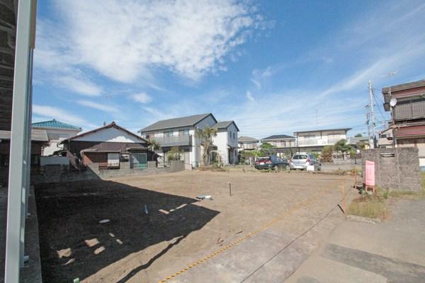 Local appearance photo. Local (12 May 2013) Shooting