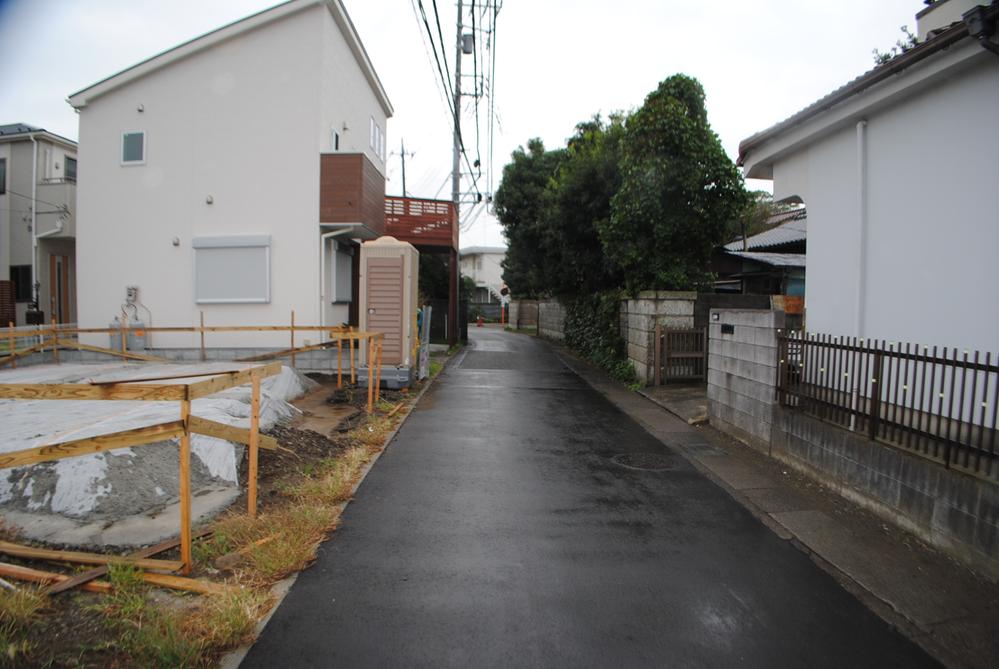 Local photos, including front road. Local (10 May 2013) Shooting