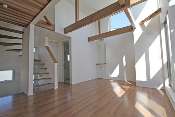 Living. Local (10 May 2013) Shooting