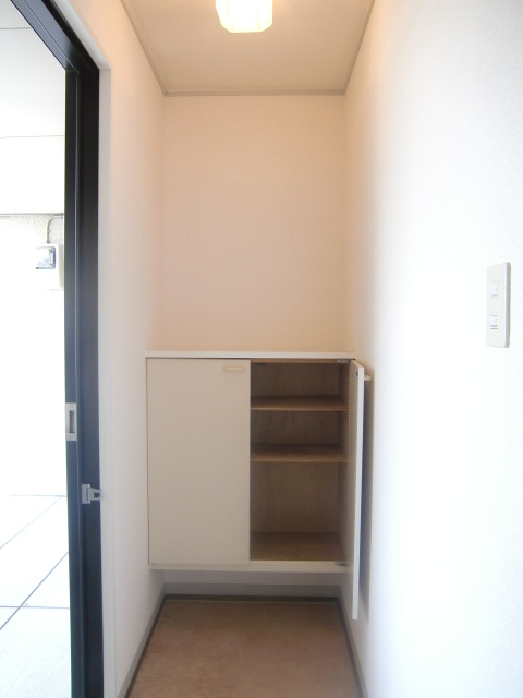 Entrance. Cupboard