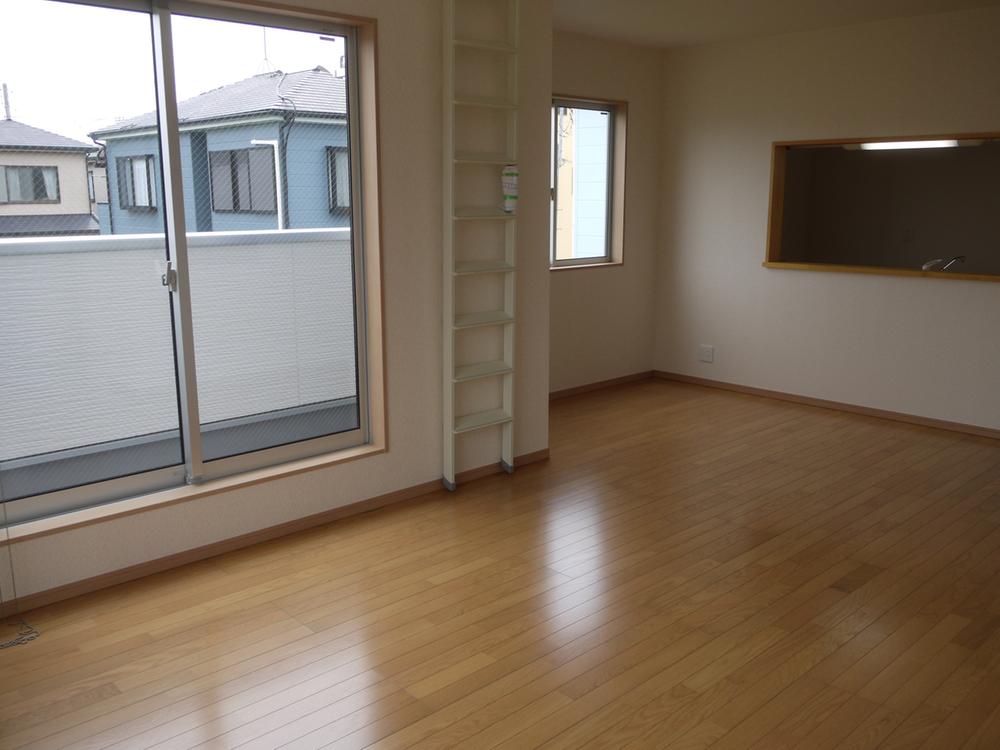 Living. Gradient ceiling + loft