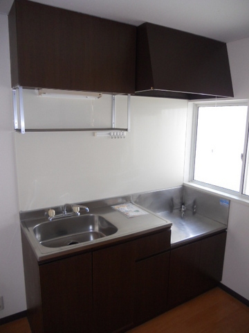 Kitchen.  ☆ Shopping convenient location! Pet breeding Allowed! Quiet and living environment ・ Sunny