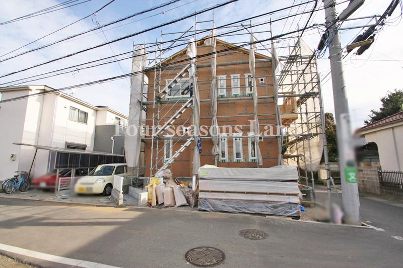 Local photos, including front road. Local (12 May 2013) Shooting