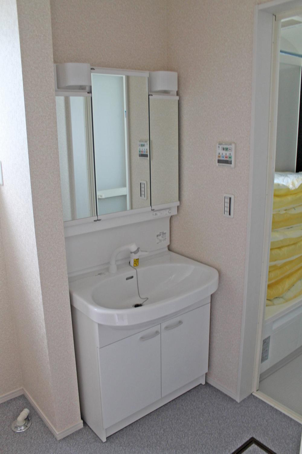 Wash basin, toilet. Interior construction results