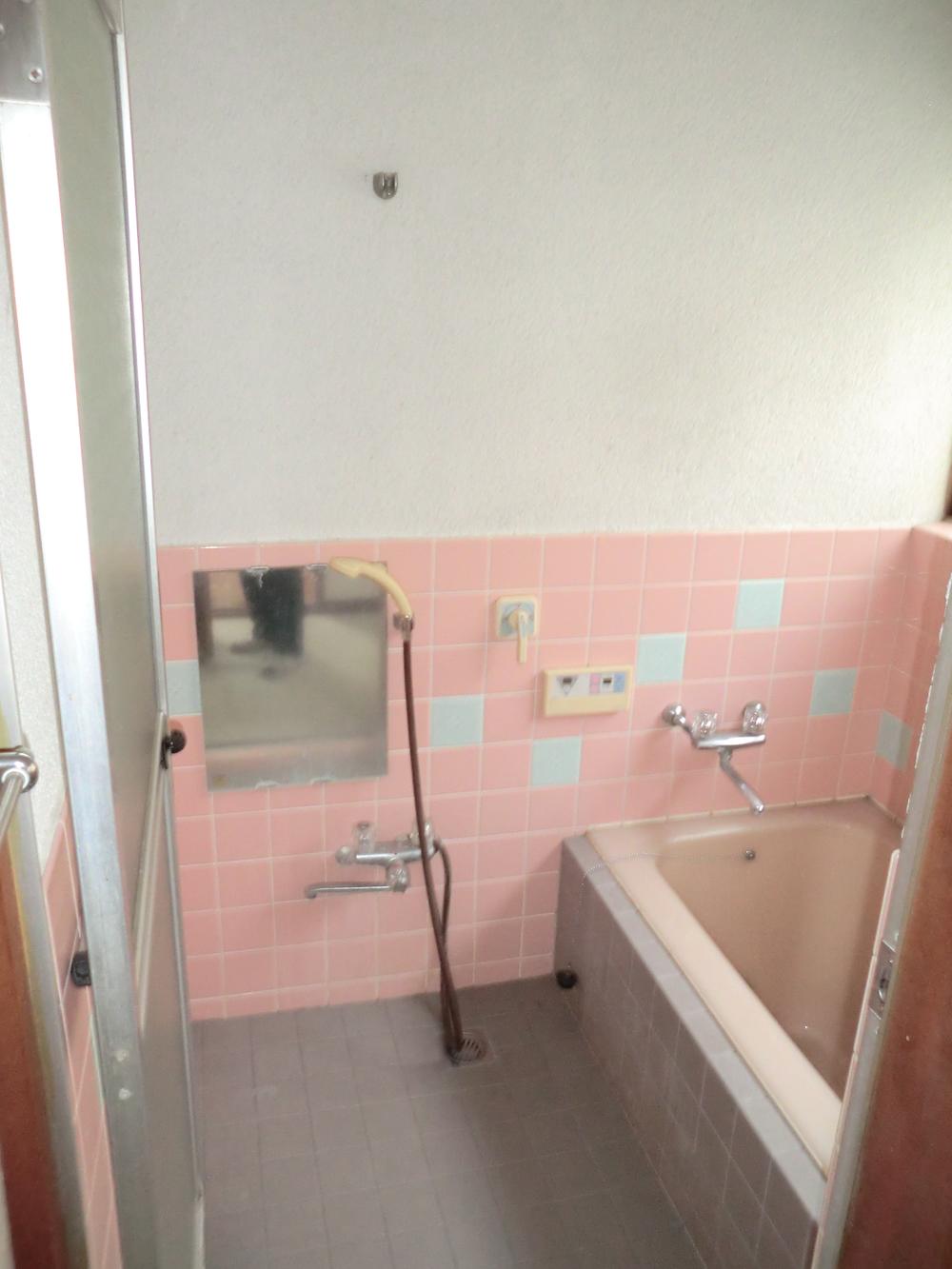 Bathroom. Indoor (April 2013) Shooting