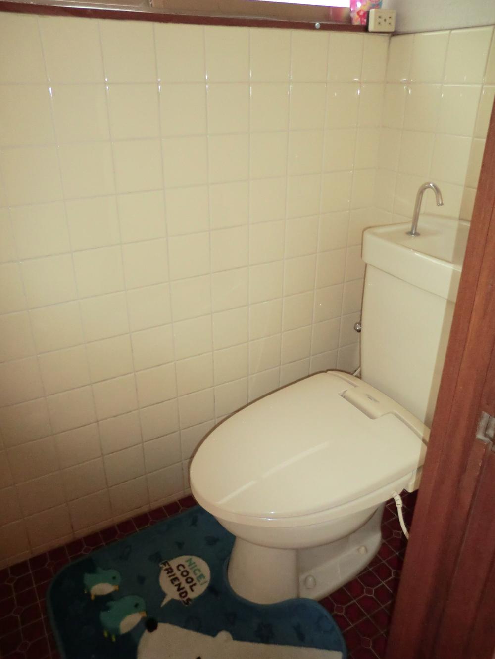 Toilet. Indoor (April 2013) Shooting