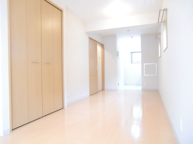 Living and room. Dried There is also a storage