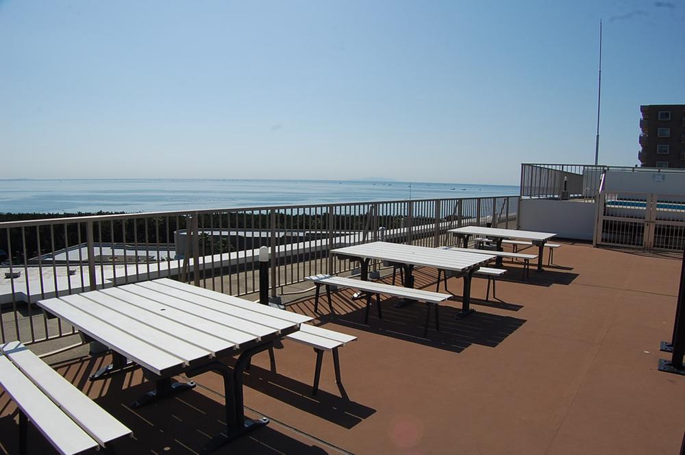 Other common areas. Common areas (ocean view deck)
