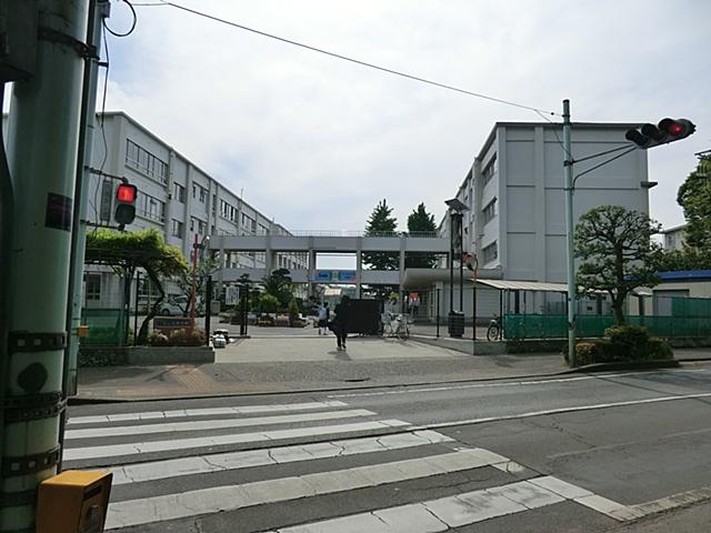Junior high school. Chigasaki City Tsurugadai until junior high school 797m
