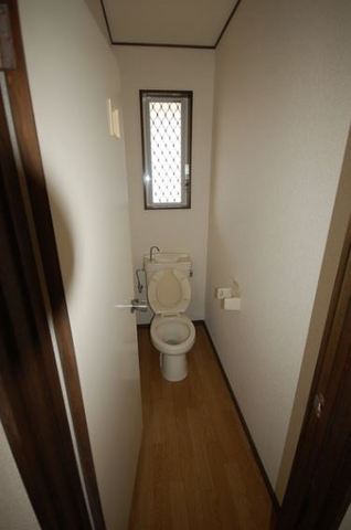Other room space. Madoyu in toilet