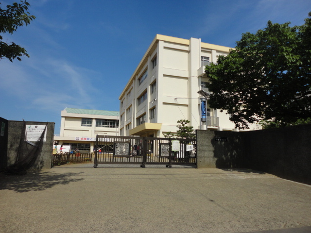 Primary school. Owada up to elementary school (elementary school) 373m