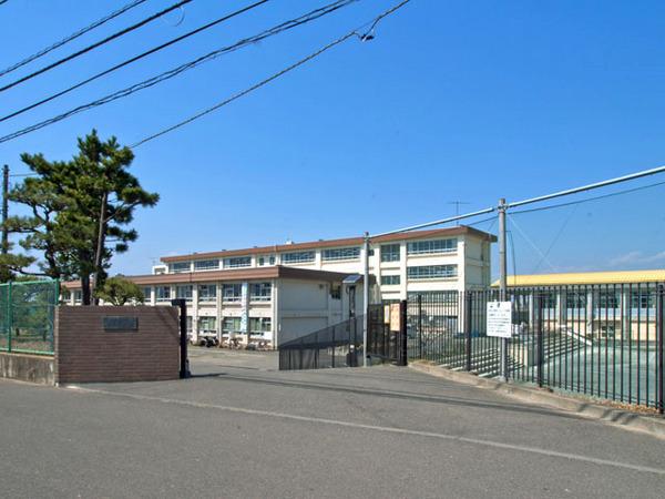 Junior high school. Chigasaki until the municipal pine forest Junior High School 1165m
