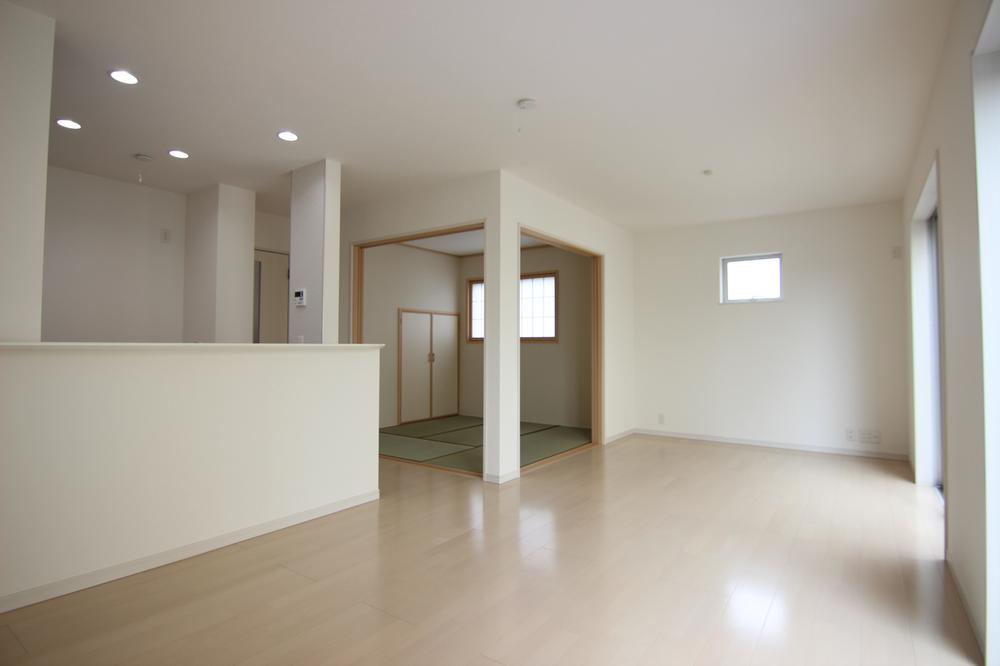 Same specifications photos (living). 1 Building: Living example of construction