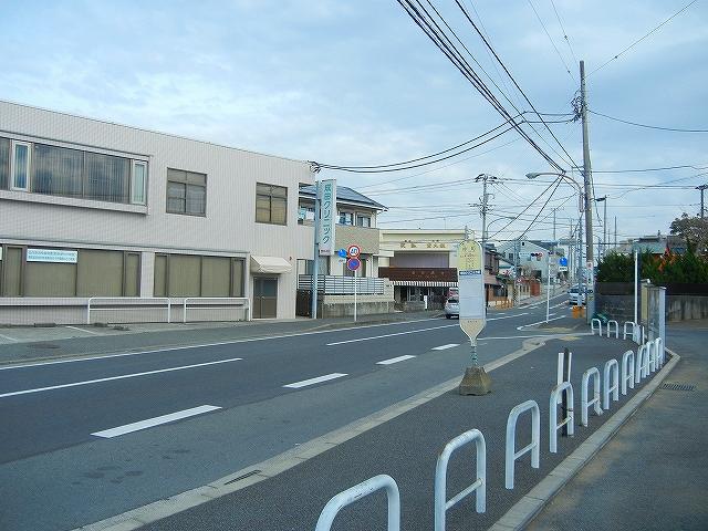 Local photos, including front road. Local (12 May 2013) Shooting