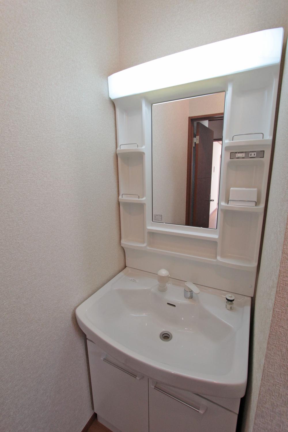Wash basin, toilet. Interior construction results