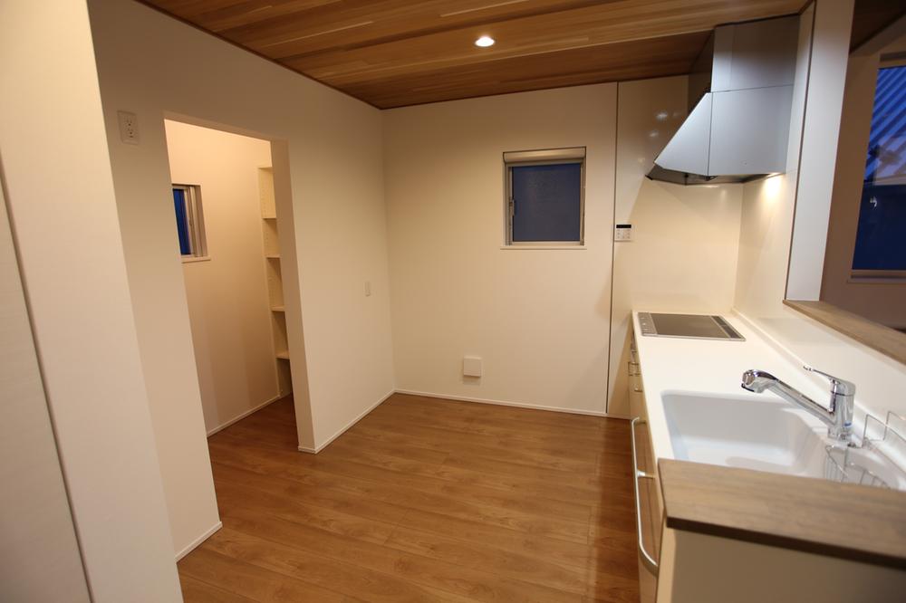 Same specifications photo (kitchen). Same specifications