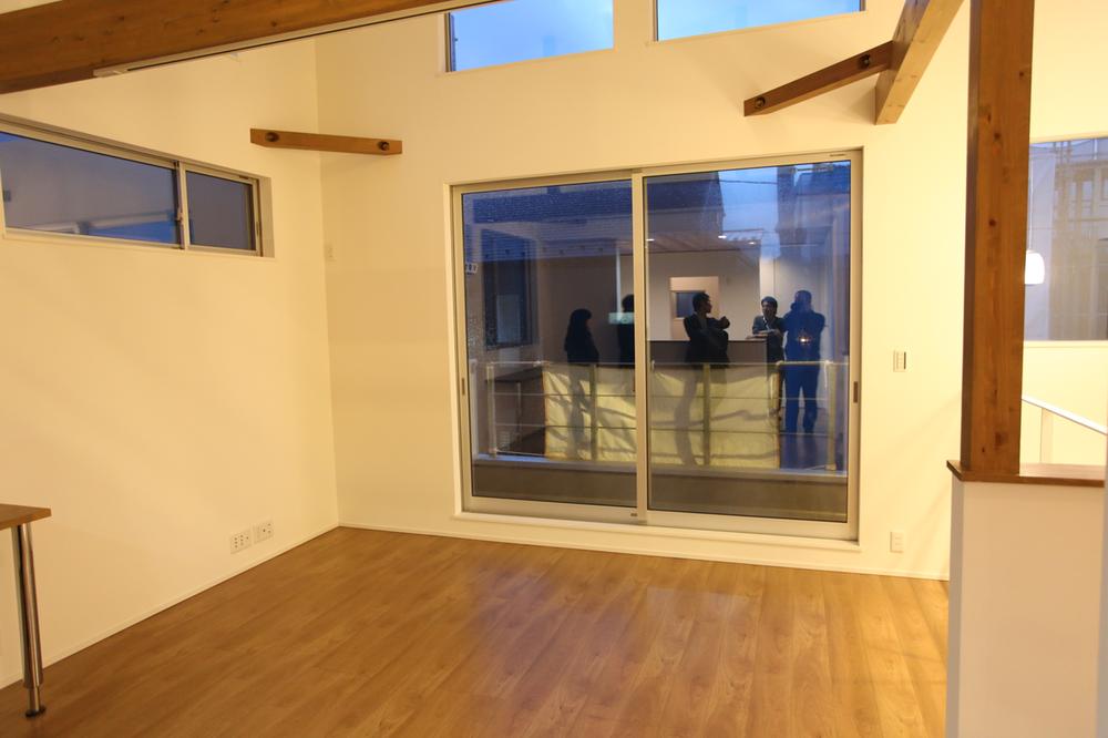 Same specifications photos (Other introspection). Same specifications