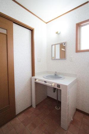 Wash basin, toilet. Indoor (10 May 2013) Shooting