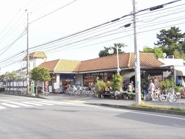 Supermarket. 761m to Super Crown