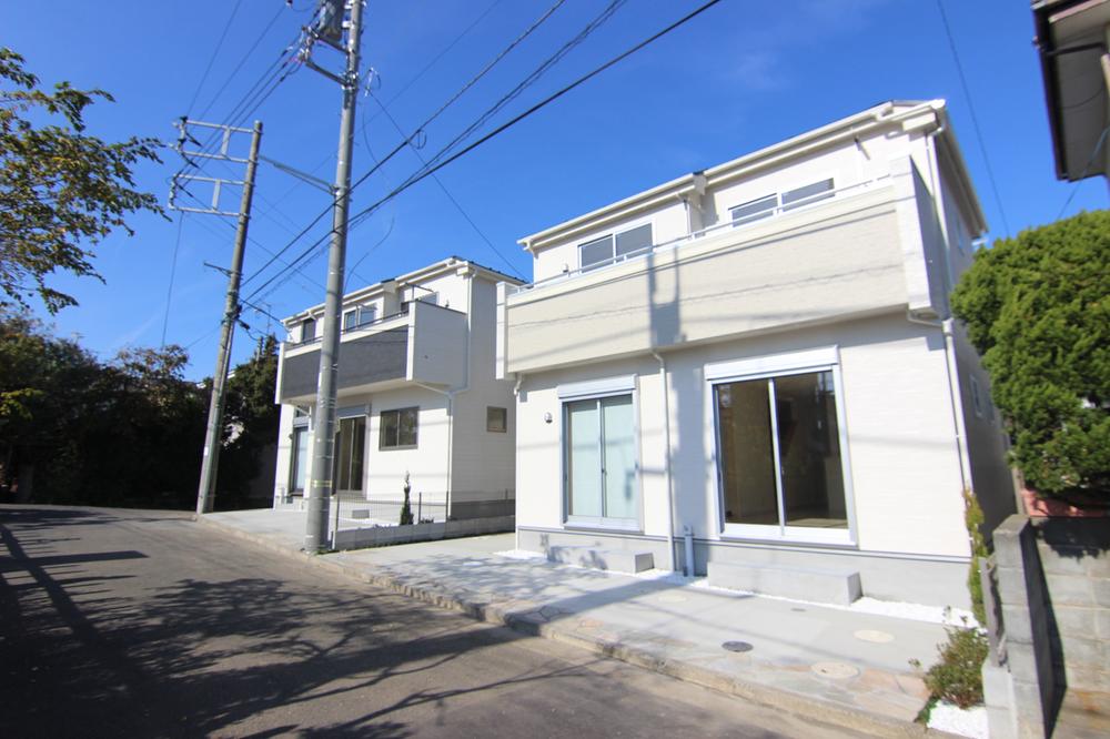 Local appearance photo. ○ 3 Building & 4 Building ・ For facing the south side road, Day is good.