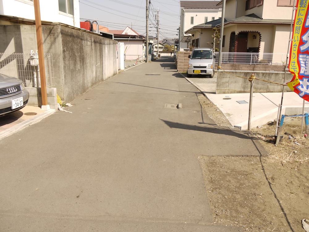 Local photos, including front road. Local (February 2013) Shooting