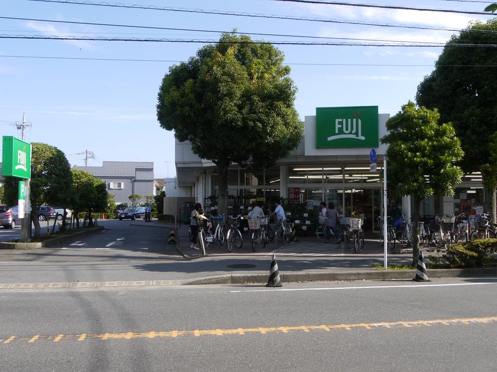 Supermarket. Fuji until Matsugaoka shop 836m