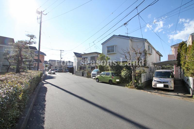 Local photos, including front road. Local (12 May 2013) Shooting