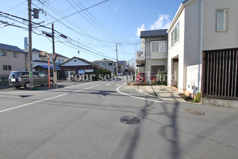 Local photos, including front road. Local (12 May 2013) Shooting