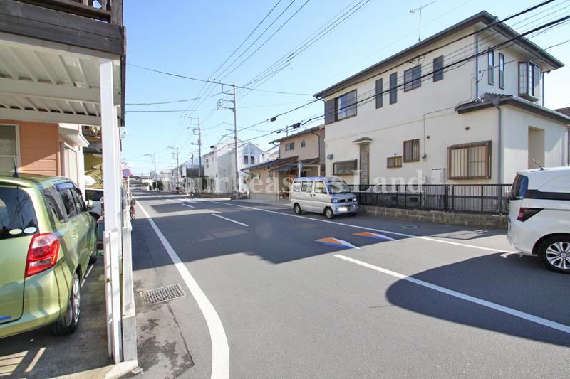 Local photos, including front road. Local (12 May 2013) Shooting