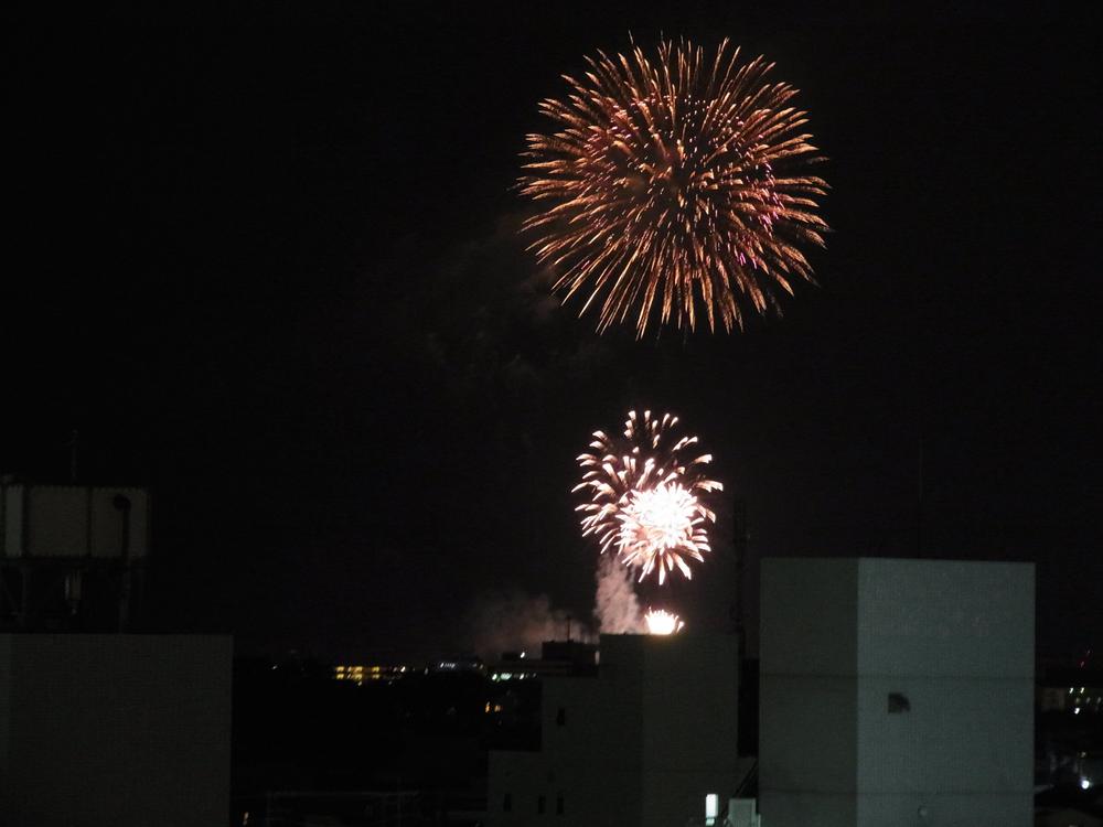 View photos from the dwelling unit. You can watch the fireworks display at home in the summer!