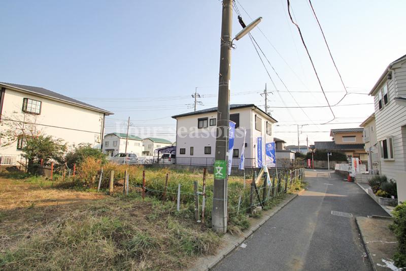 Local photos, including front road. Local (12 May 2013) Shooting