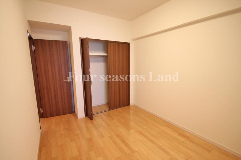 Non-living room. Indoor (11 May 2013) Shooting