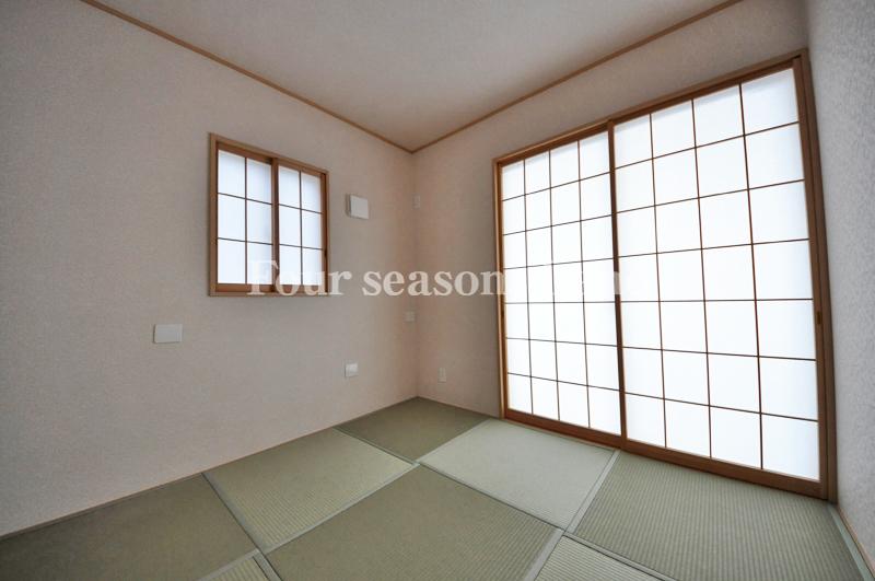 Non-living room. Indoor (12 May 2013) Shooting