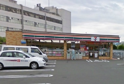 Convenience store. 190m to Seven-Eleven (convenience store)