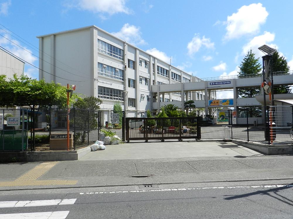 Junior high school. Chigasaki City Tsurugadai until junior high school 381m