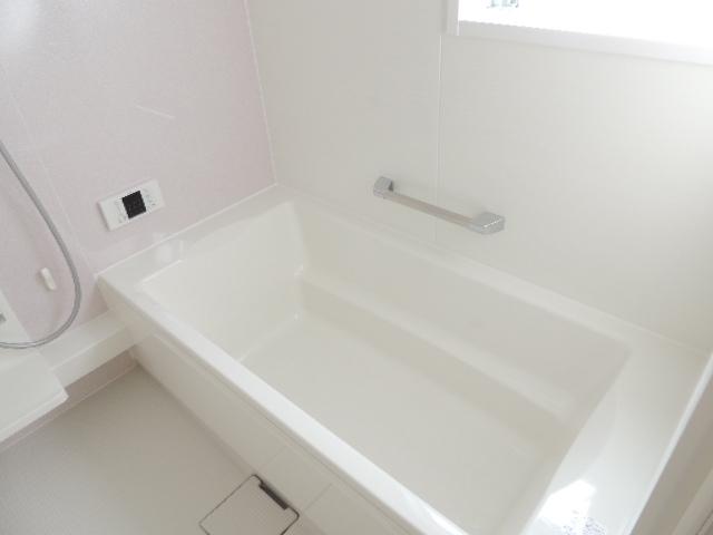 Bathroom. Indoor (11 May 2013) Shooting