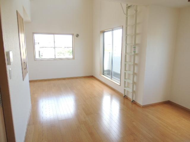 Living. Indoor (11 May 2013) Shooting