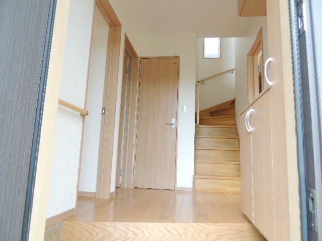 Entrance. Indoor (11 May 2013) Shooting