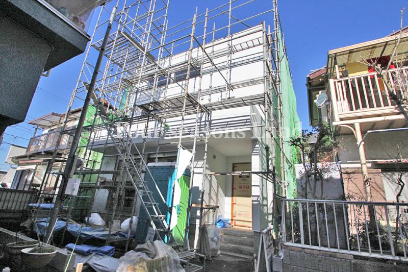 Local photos, including front road. Local (September 2013) Shooting