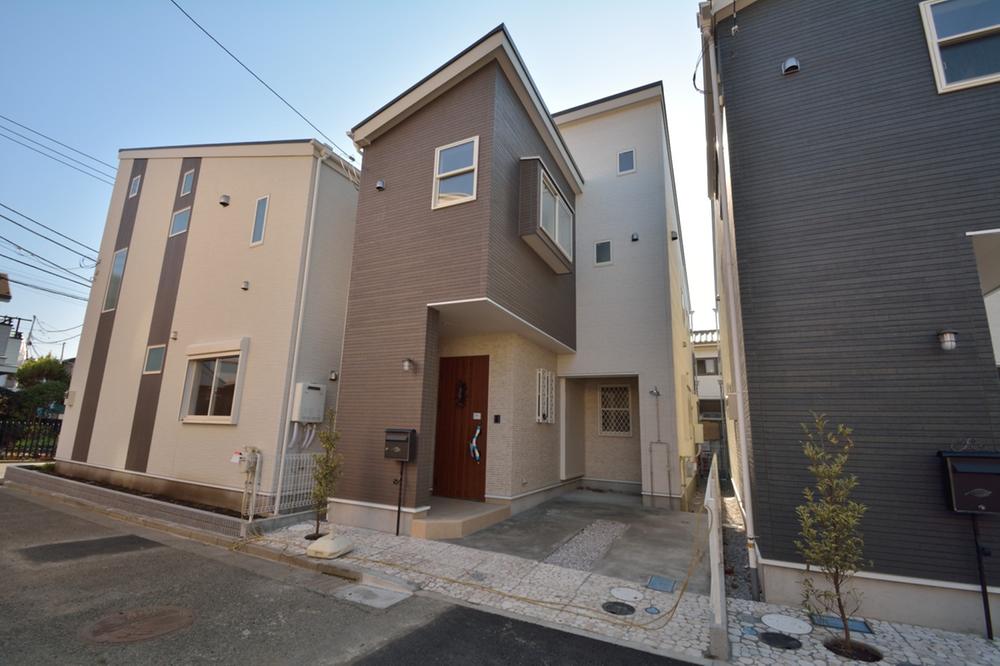 Local appearance photo. Local and its chic mansion lined.