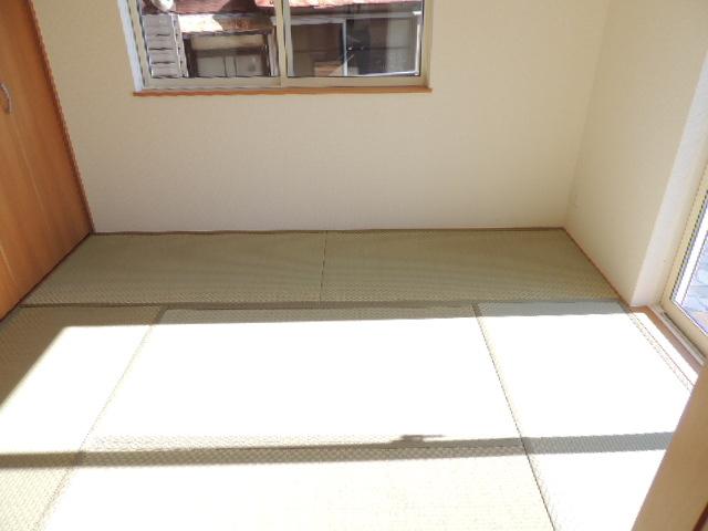 Non-living room. Indoor (11 May 2013) Shooting